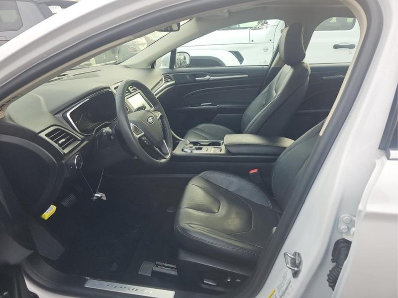 Ford Fusion Plug-In Hybrid Vehicle Image 04