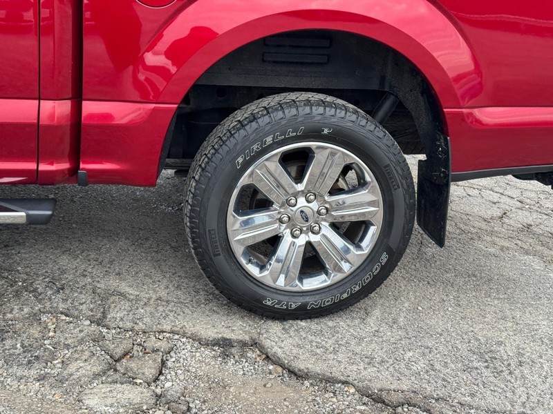 Ford F-150 Vehicle Full-screen Gallery Image 11