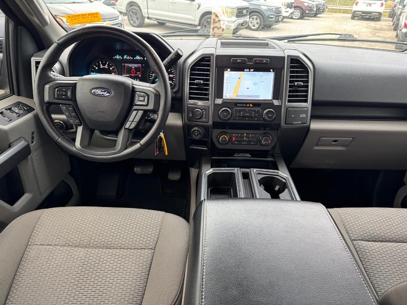 Ford F-150 Vehicle Full-screen Gallery Image 13