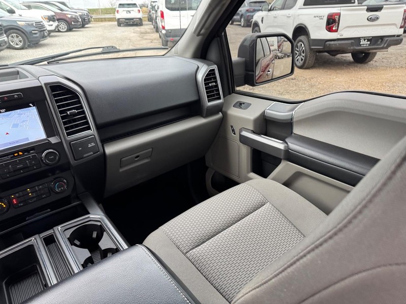 Ford F-150 Vehicle Full-screen Gallery Image 15