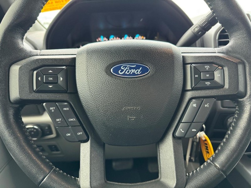 Ford F-150 Vehicle Full-screen Gallery Image 18