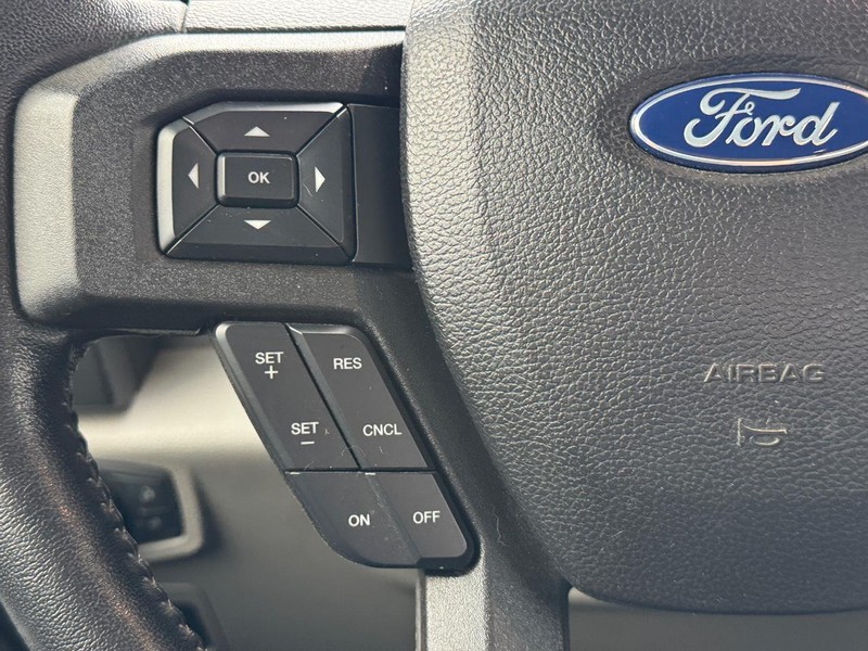 Ford F-150 Vehicle Full-screen Gallery Image 19
