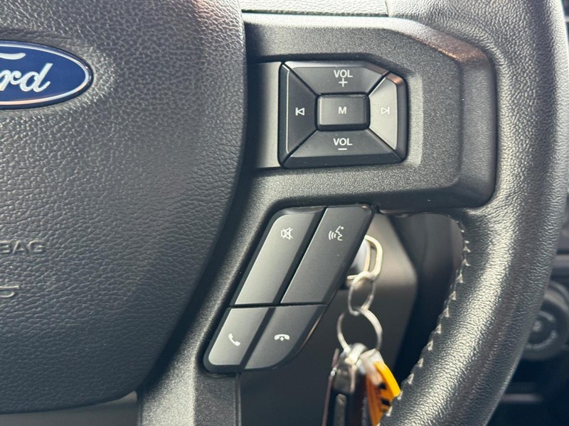 Ford F-150 Vehicle Full-screen Gallery Image 20