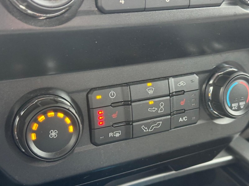 Ford F-150 Vehicle Full-screen Gallery Image 21