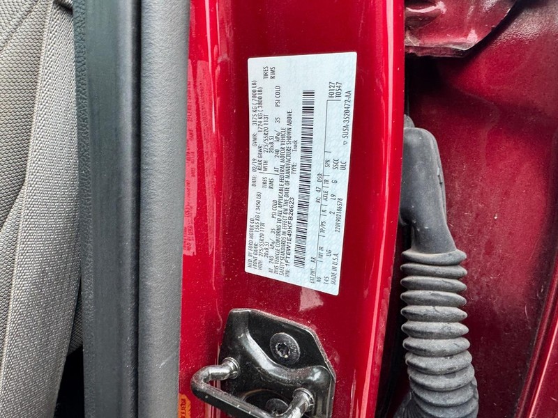 Ford F-150 Vehicle Full-screen Gallery Image 24