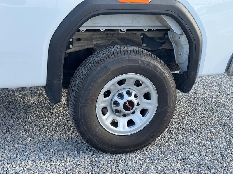 GMC Sierra 3500HD Vehicle Full-screen Gallery Image 11