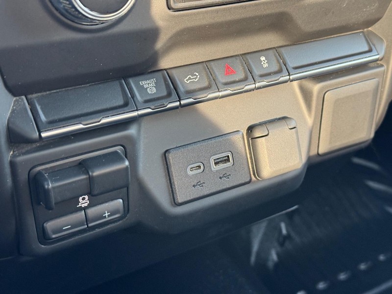 GMC Sierra 3500HD Vehicle Full-screen Gallery Image 20