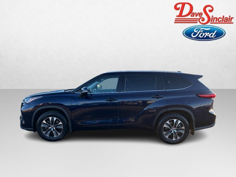 Toyota Highlander Vehicle Full-screen Gallery Image 09