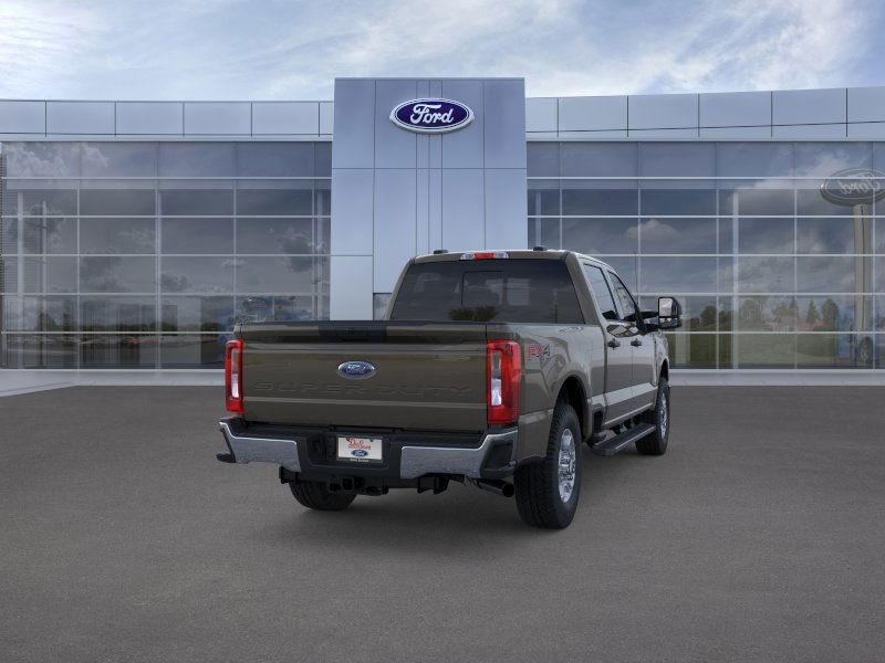 Ford Super Duty F-250 SRW Vehicle Full-screen Gallery Image 10