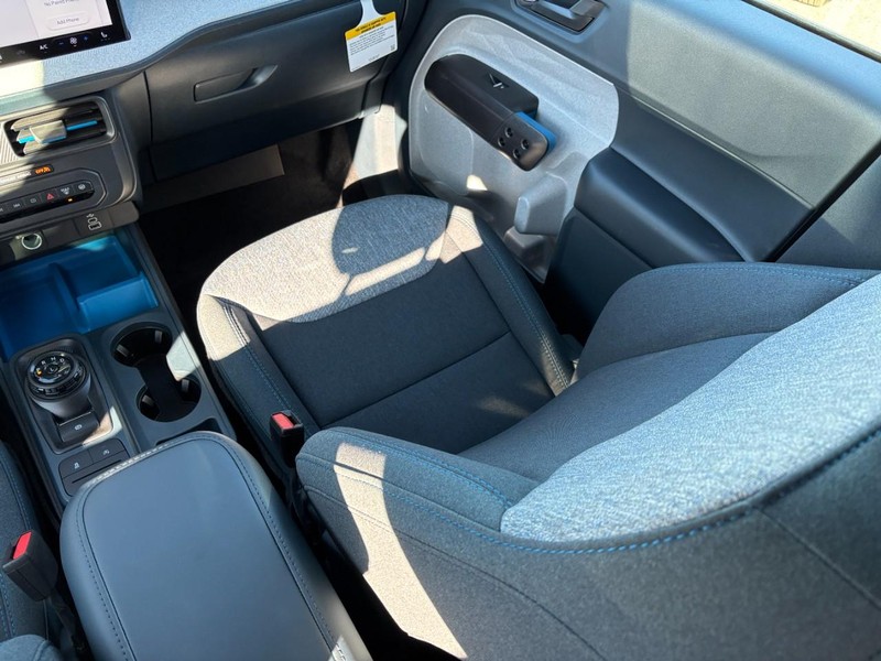 Ford Maverick Vehicle Full-screen Gallery Image 16