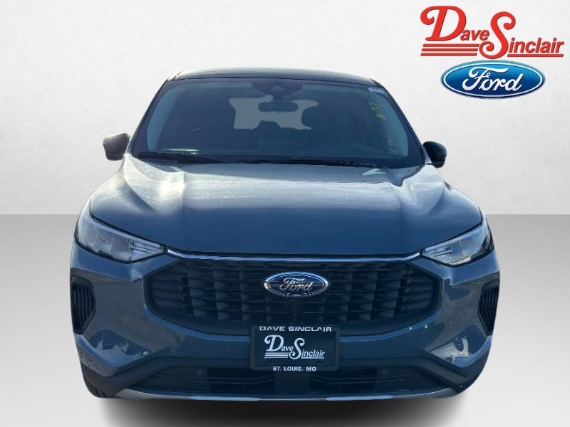 Ford Escape Vehicle Full-screen Gallery Image 02