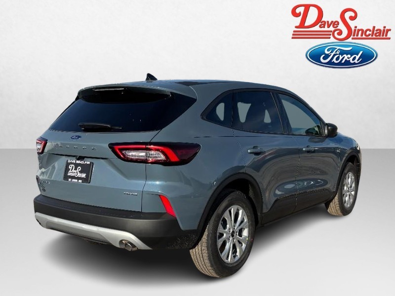 Ford Escape Vehicle Full-screen Gallery Image 07