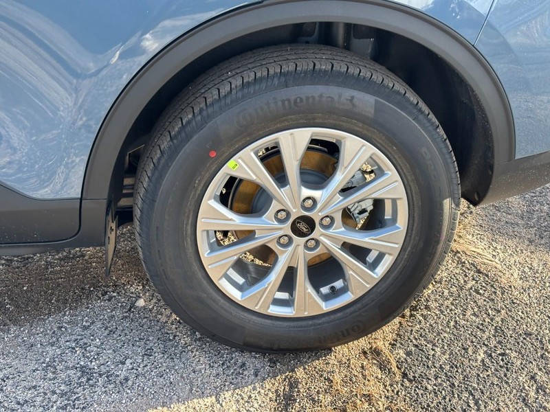 Ford Escape Vehicle Full-screen Gallery Image 11