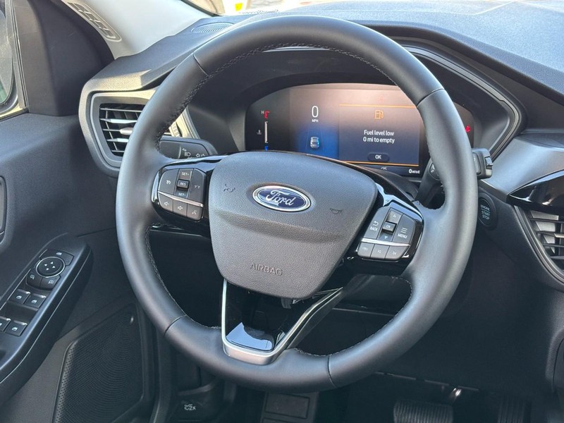 Ford Escape Vehicle Full-screen Gallery Image 14