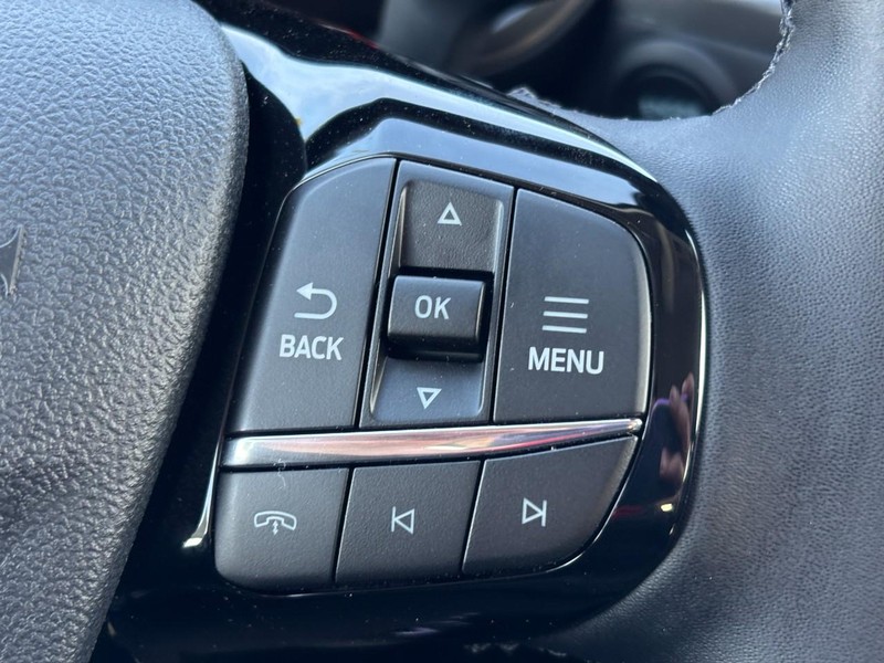 Ford Escape Vehicle Full-screen Gallery Image 22