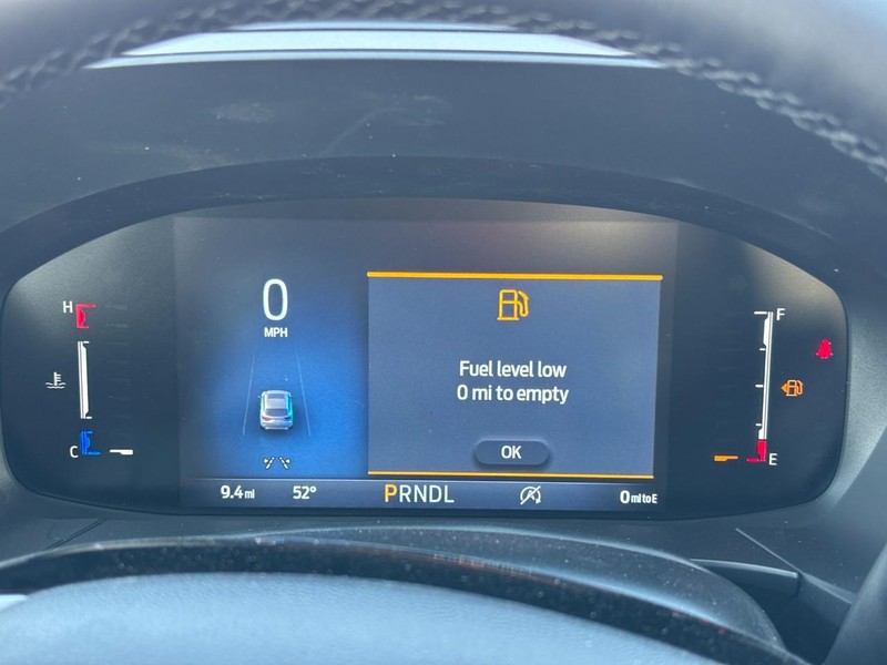 Ford Escape Vehicle Full-screen Gallery Image 23