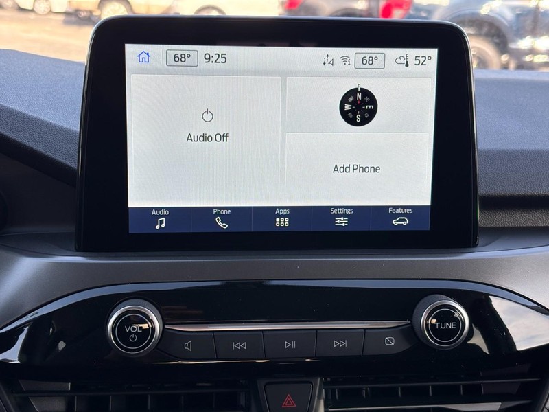 Ford Escape Vehicle Full-screen Gallery Image 24