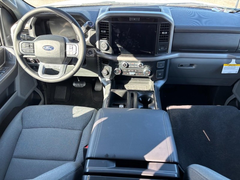 Ford F-150 Vehicle Full-screen Gallery Image 14