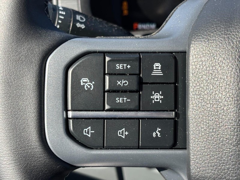 Ford F-150 Vehicle Full-screen Gallery Image 19