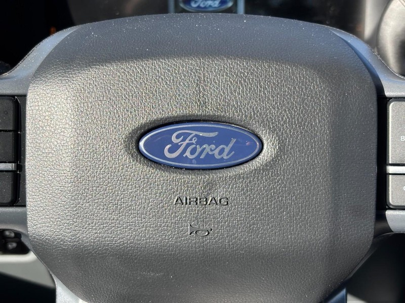Ford F-150 Vehicle Full-screen Gallery Image 20