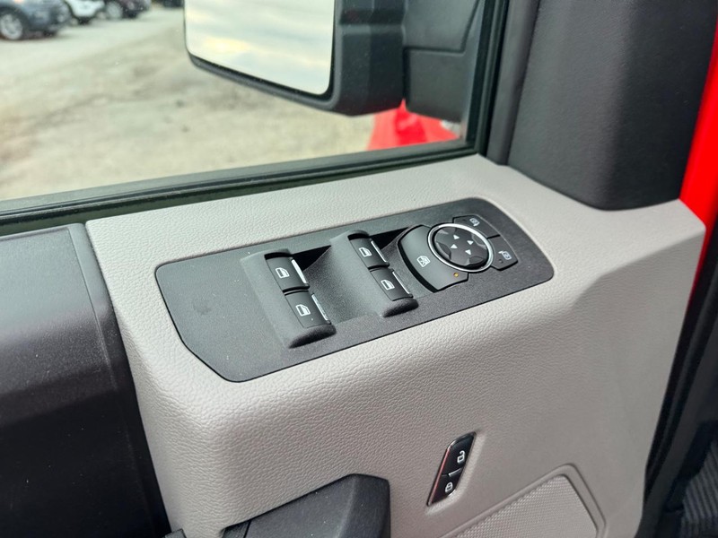 Ford F-150 Vehicle Image 17