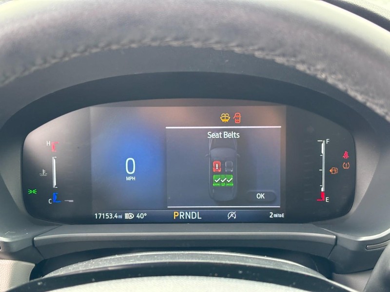 Ford Escape Vehicle Full-screen Gallery Image 22