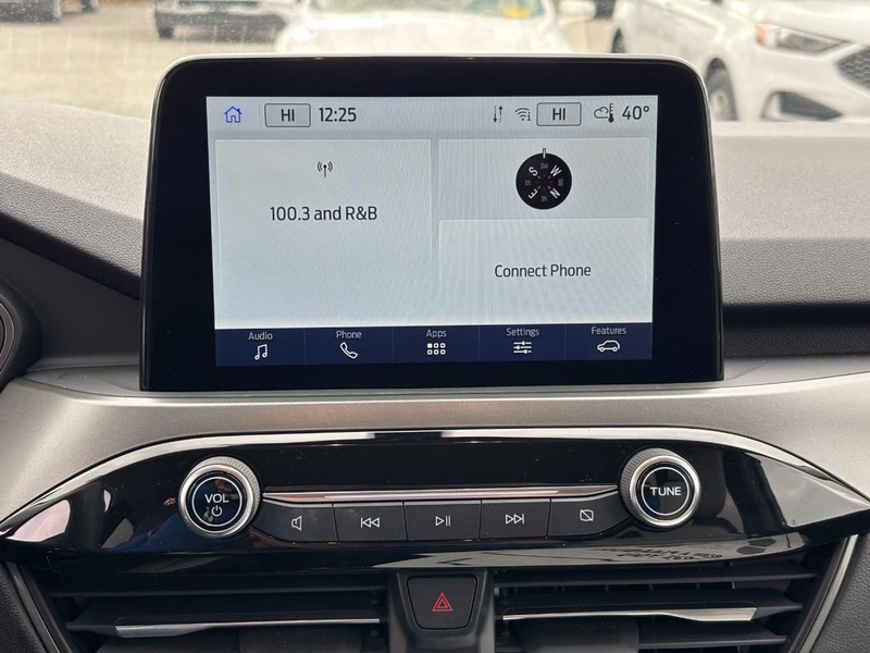 Ford Escape Vehicle Full-screen Gallery Image 23