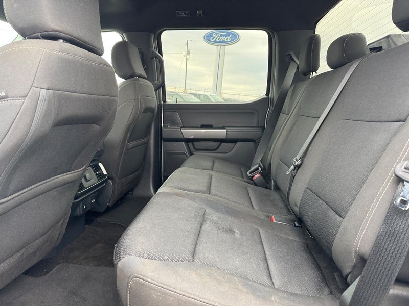 Ford F-150 Vehicle Full-screen Gallery Image 12