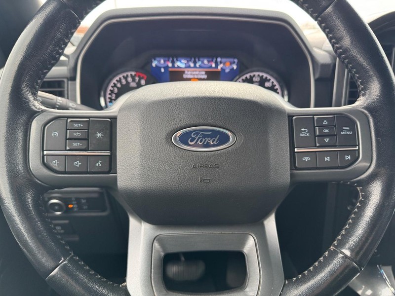 Ford F-150 Vehicle Full-screen Gallery Image 18