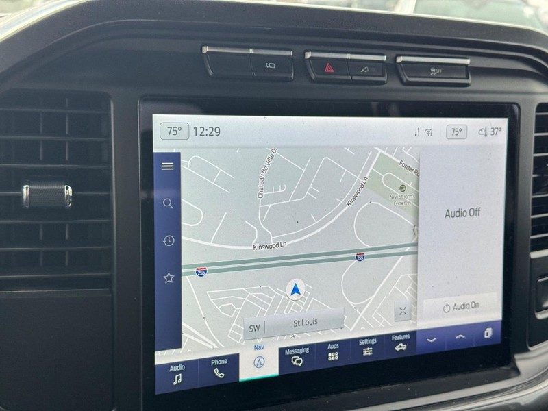 Ford F-150 Vehicle Full-screen Gallery Image 21