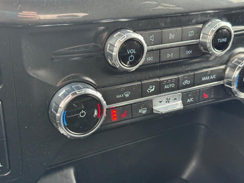 Ford F-150 Vehicle Full-screen Gallery Image 22