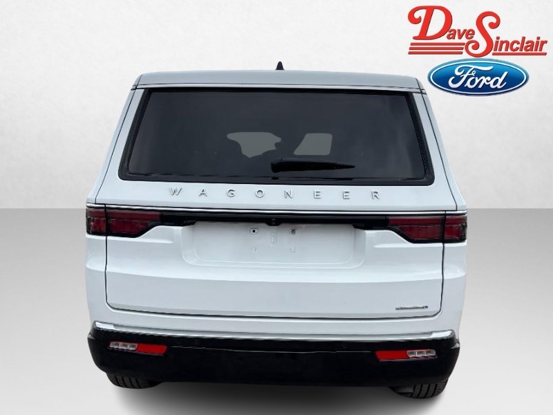 Jeep Wagoneer Vehicle Image 08