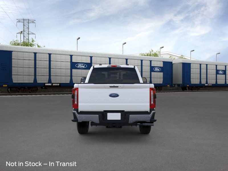Ford Super Duty F-250 SRW Vehicle Full-screen Gallery Image 07