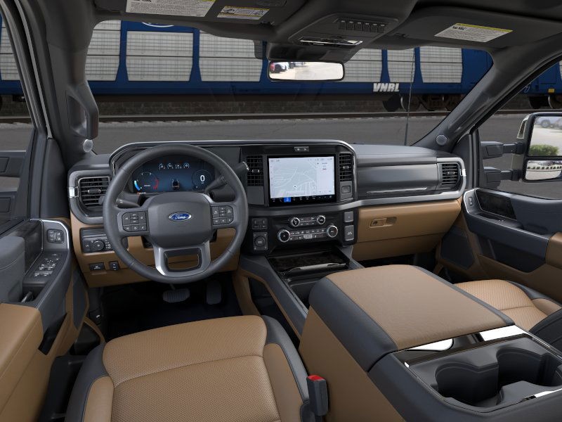 Ford Super Duty F-250 SRW Vehicle Full-screen Gallery Image 11