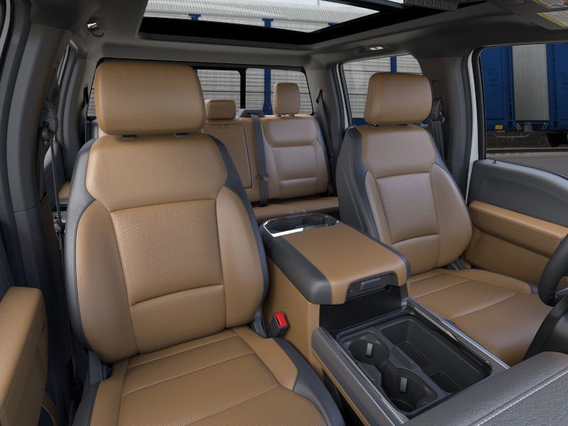 Ford Super Duty F-250 SRW Vehicle Full-screen Gallery Image 12