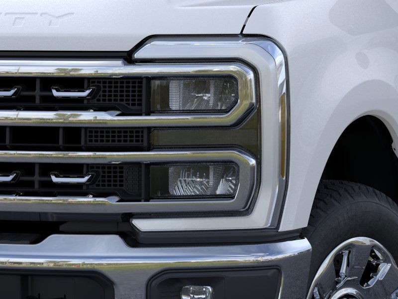 Ford Super Duty F-250 SRW Vehicle Full-screen Gallery Image 20