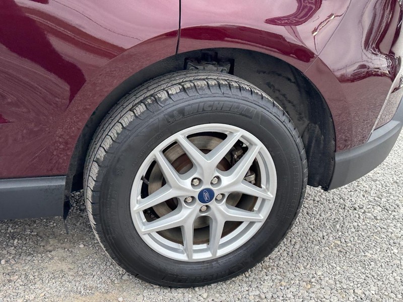 Ford Edge Vehicle Image 11