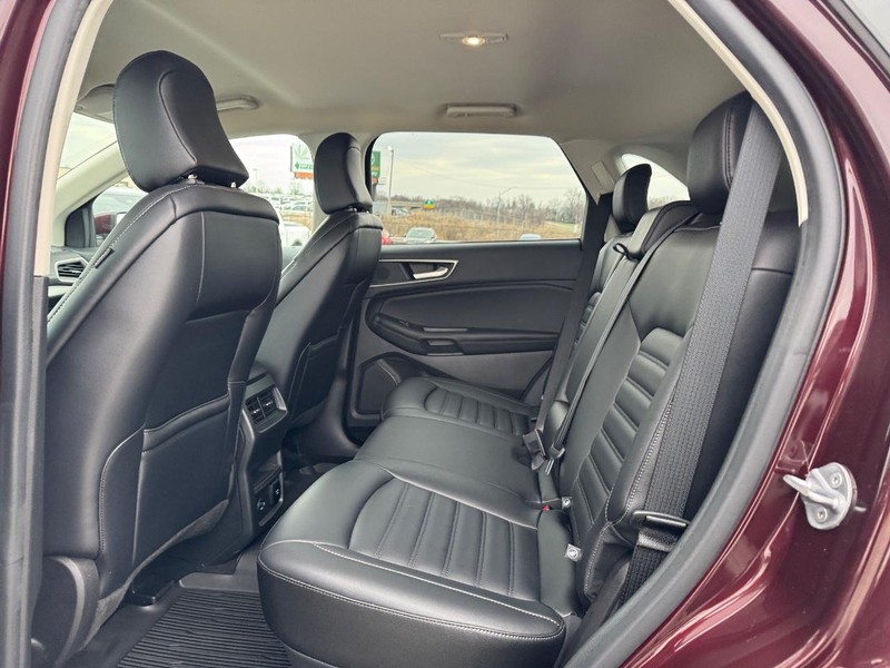 Ford Edge Vehicle Image 12