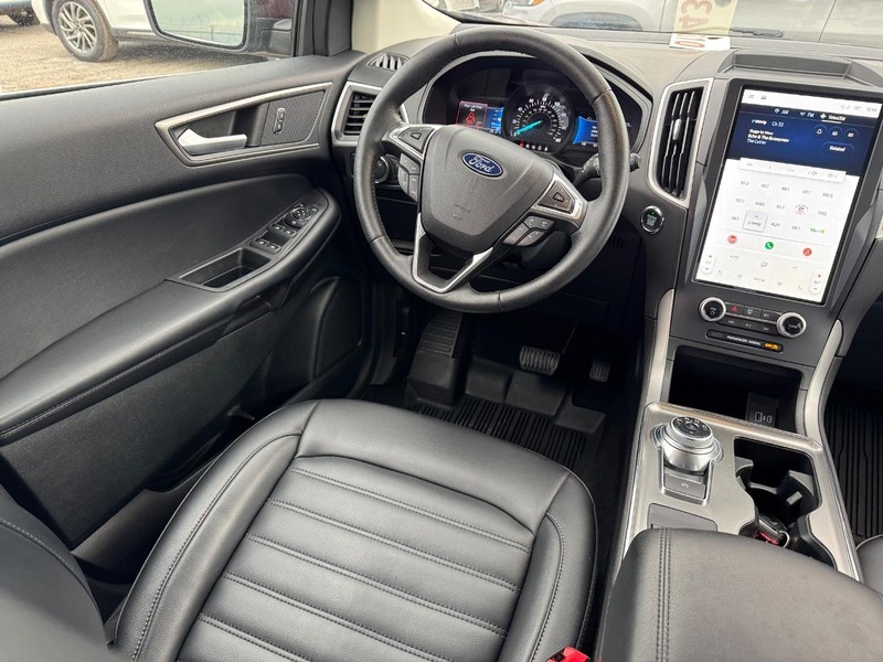 Ford Edge Vehicle Image 13