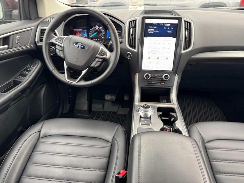 Ford Edge Vehicle Image 14