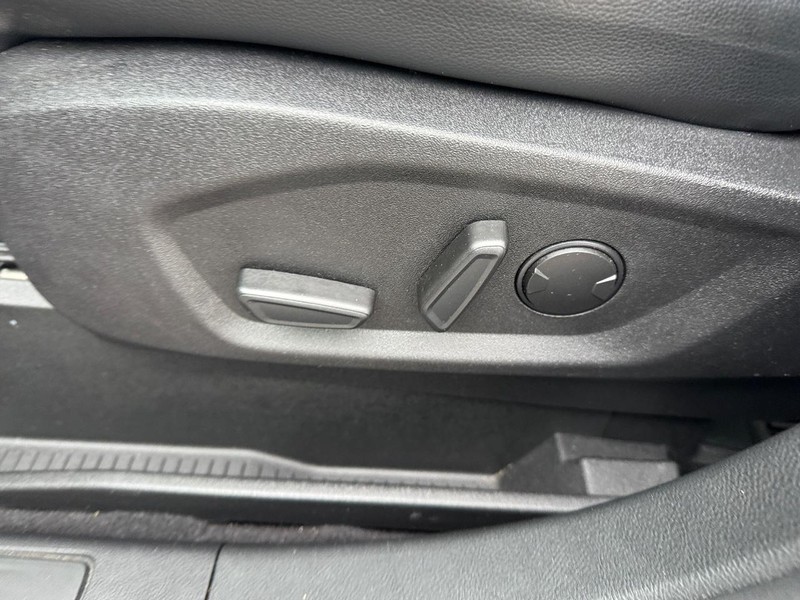 Ford Edge Vehicle Image 16