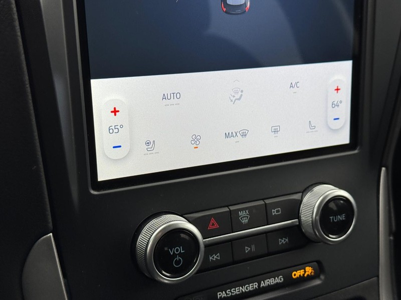 Ford Edge Vehicle Image 21