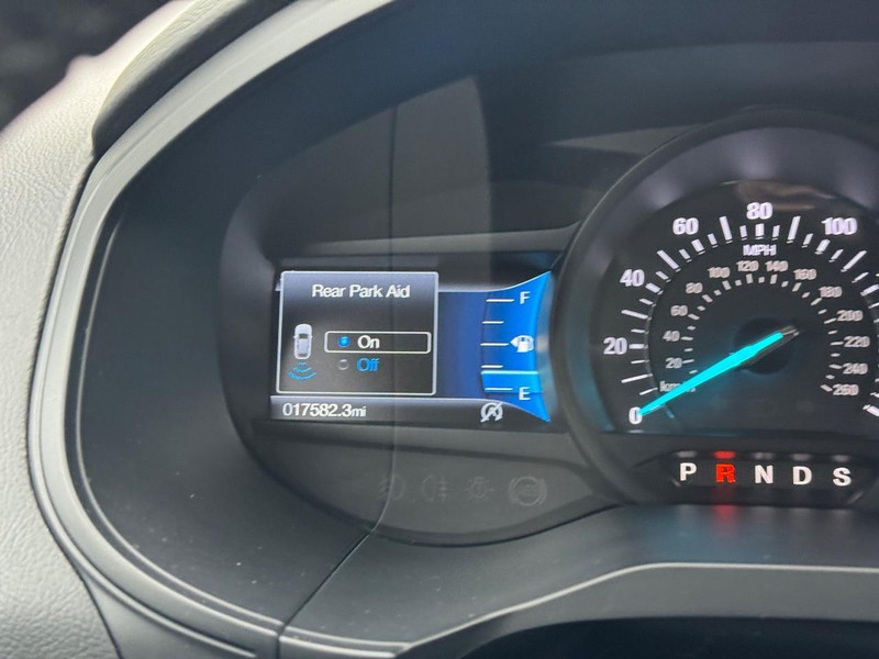 Ford Edge Vehicle Image 23