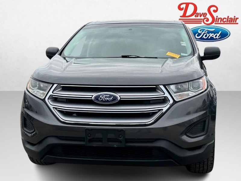 Ford Edge Vehicle Full-screen Gallery Image 02