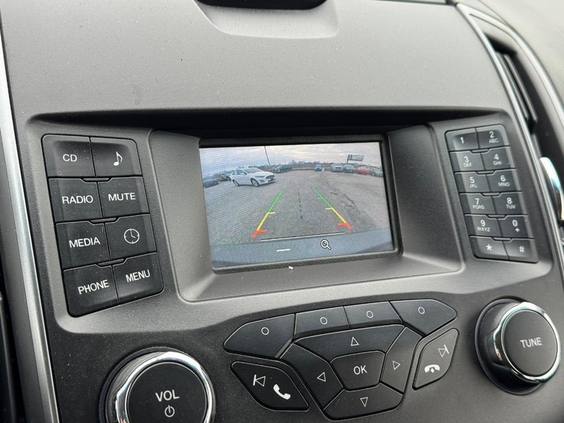 Ford Edge Vehicle Full-screen Gallery Image 21