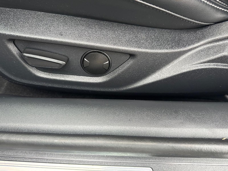 Ford Mustang Vehicle Image 17