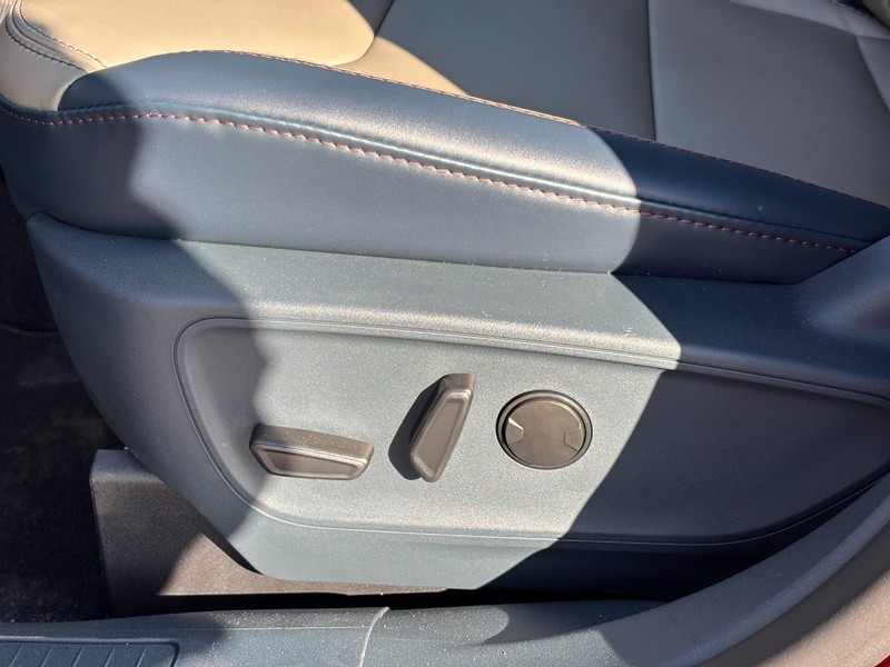 Ford Maverick Vehicle Full-screen Gallery Image 27