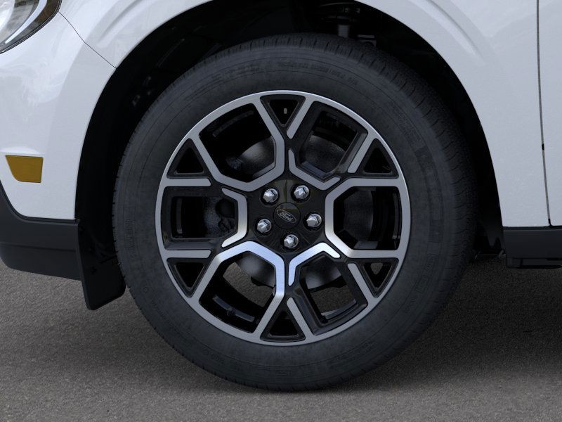 Ford Maverick Vehicle Image 22