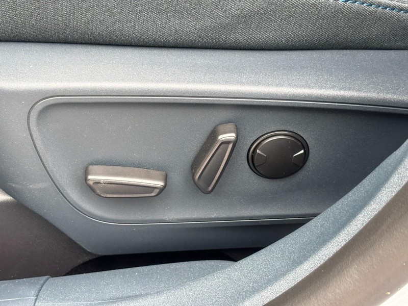 Ford Maverick Vehicle Full-screen Gallery Image 27