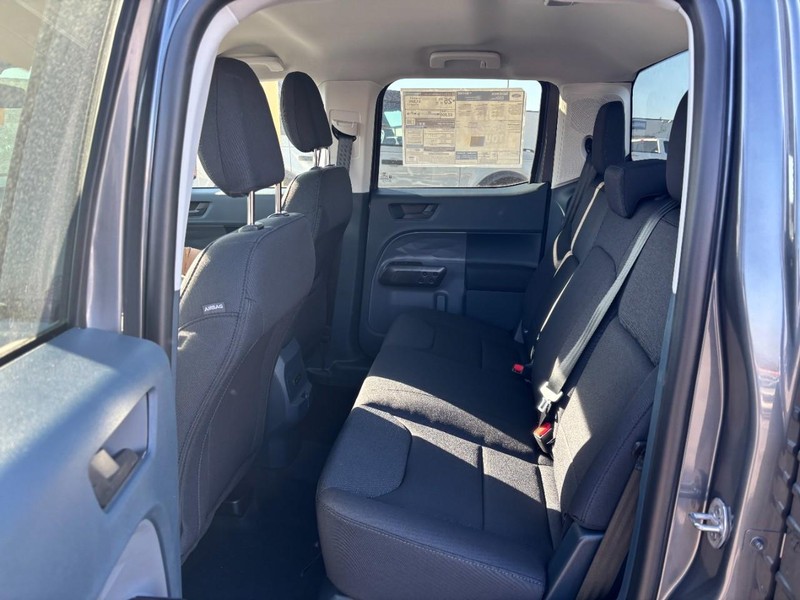 Ford Maverick Vehicle Image 12